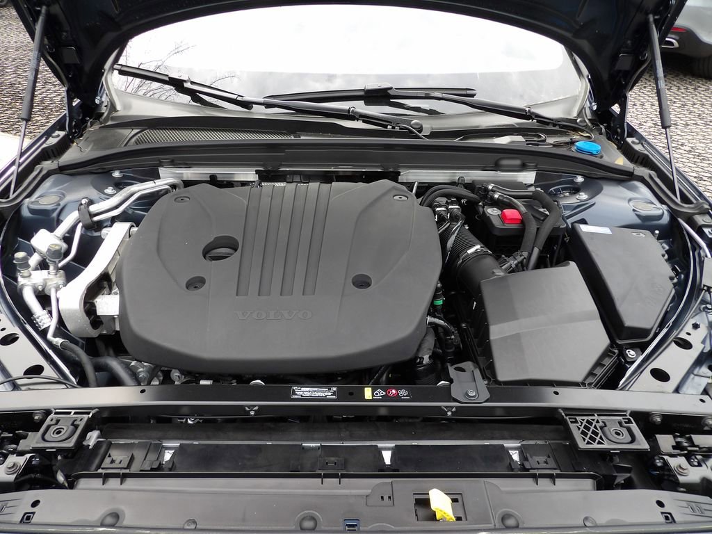 New 2026 Volvo V60 B5 Cross Country Plus w/ Protection Package Premier image 26