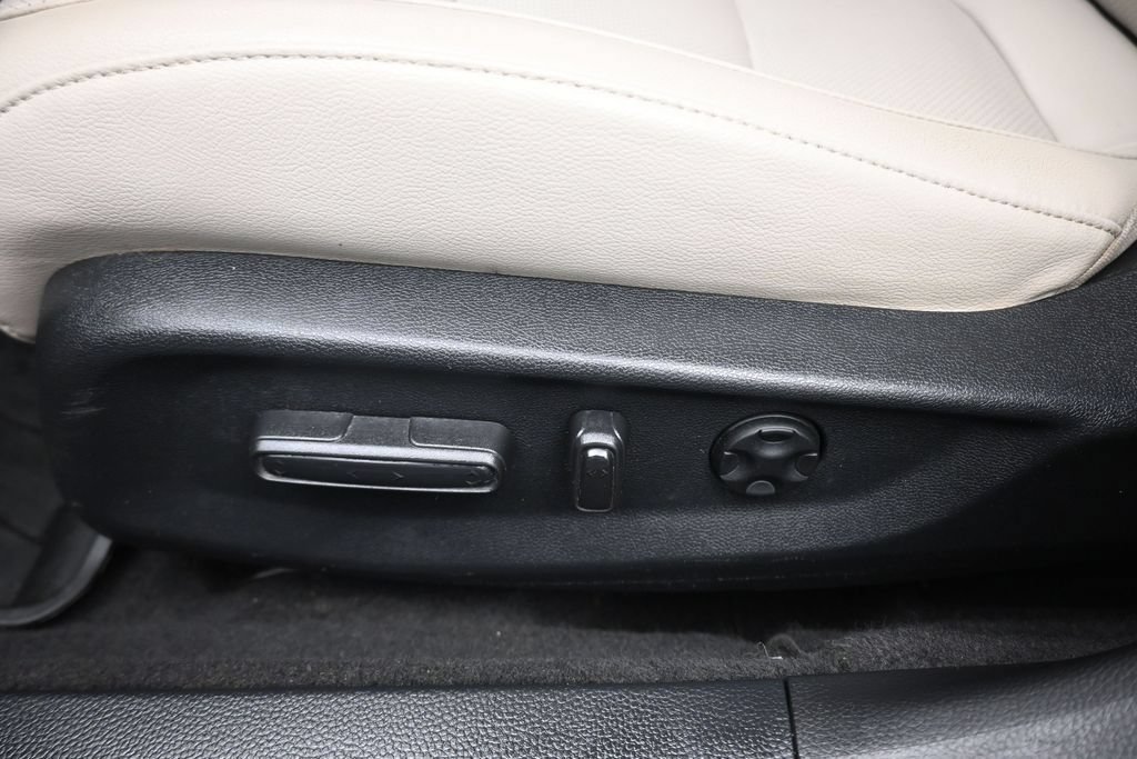 Used 2018 Honda Accord Touring image 13