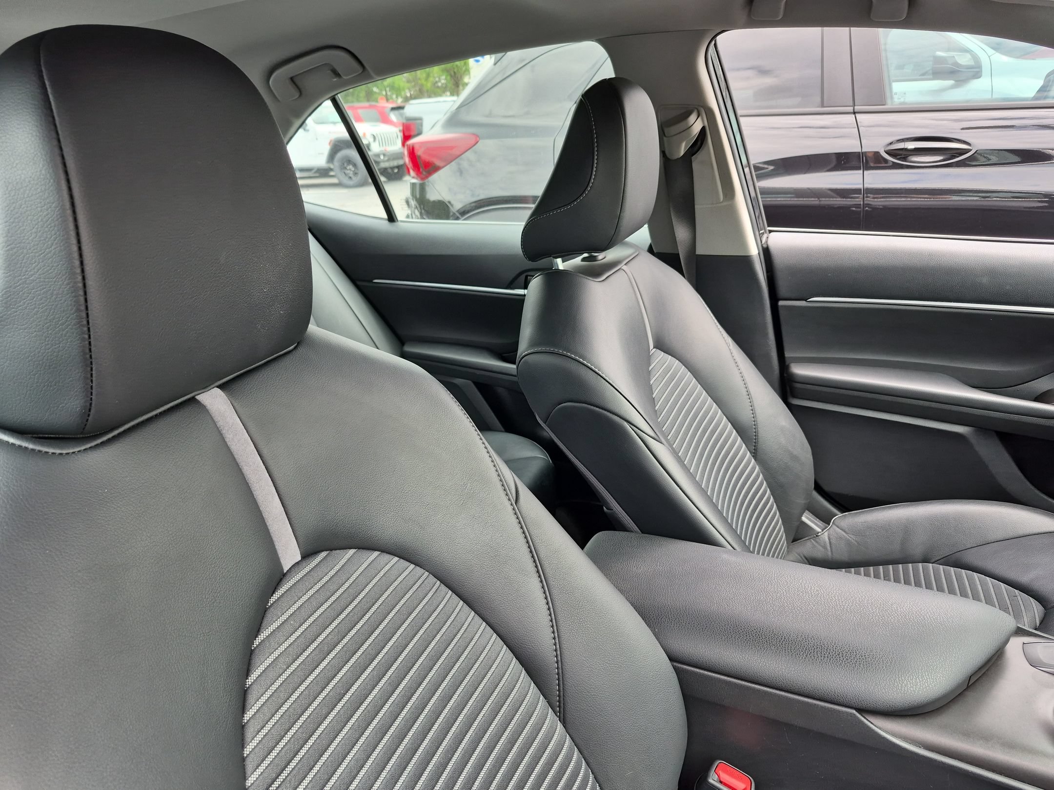 Used 2024 Toyota Camry SE FWD image 31