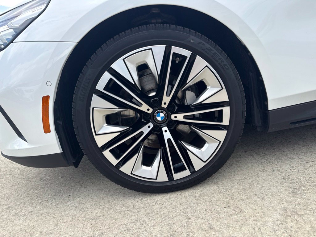 Certified 2026 BMW 530i w/ Premium Package RWD image 9