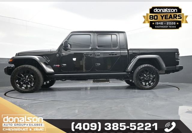 Used 2025 Jeep Gladiator Overland AWD/4WD image 14