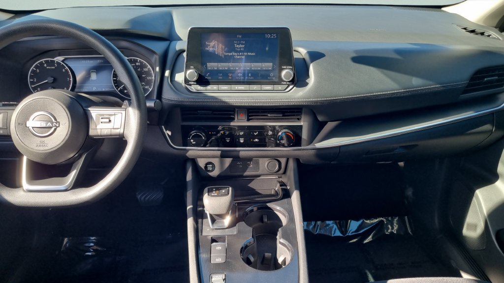 Used 2024 Nissan Rogue S FWD image 14