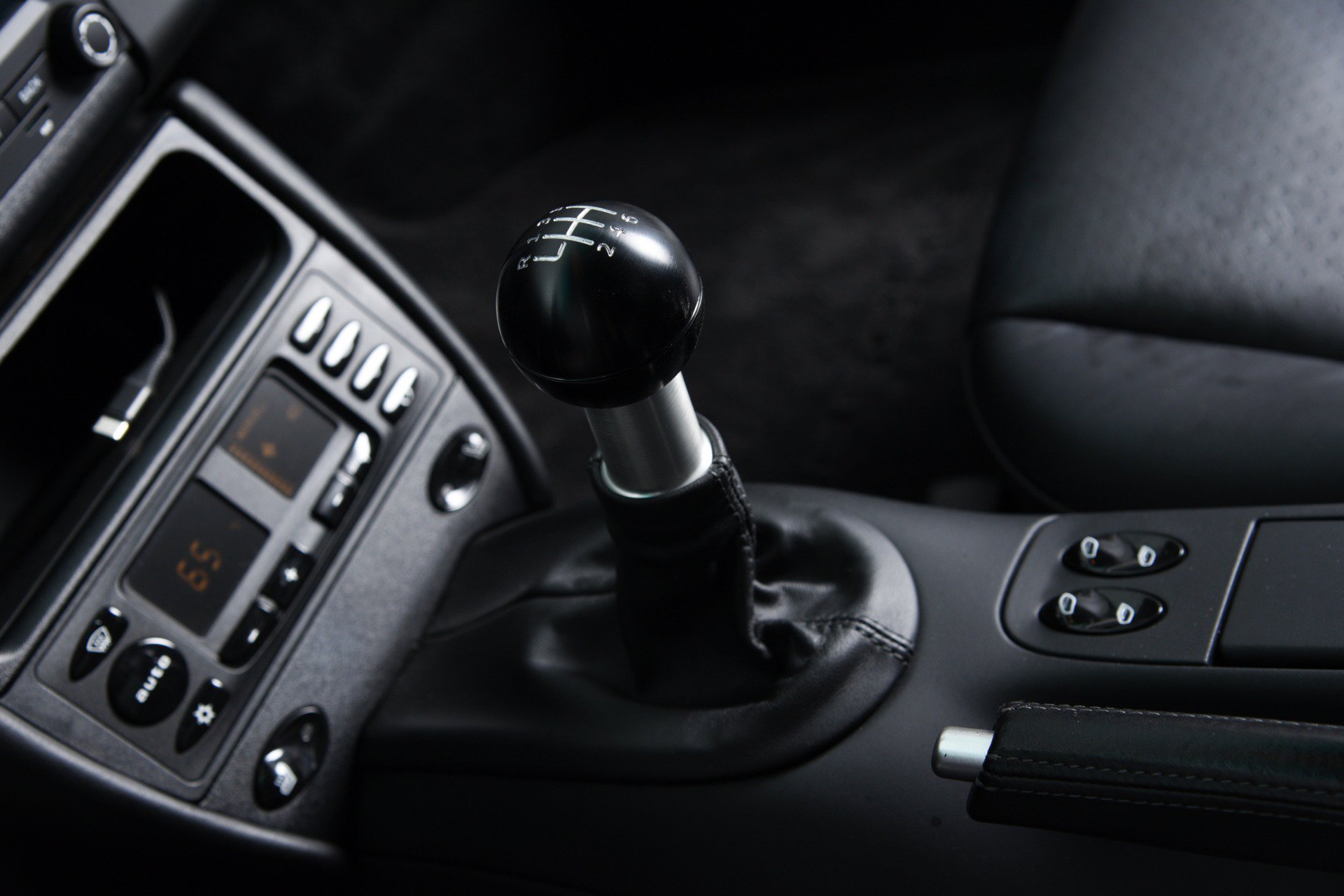 Used 2001 Porsche 911 Turbo AWD/4WD image 5