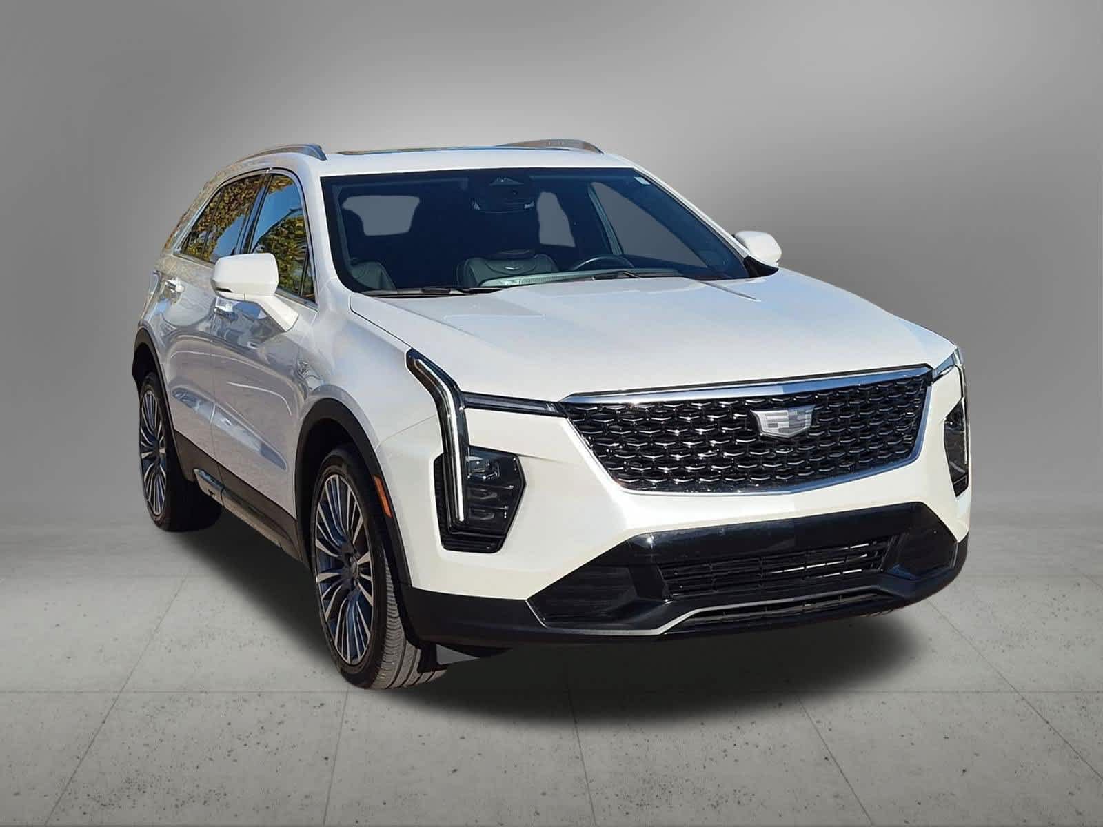 Used 2024 Cadillac XT4 Premium Luxury AWD/4WD image 8