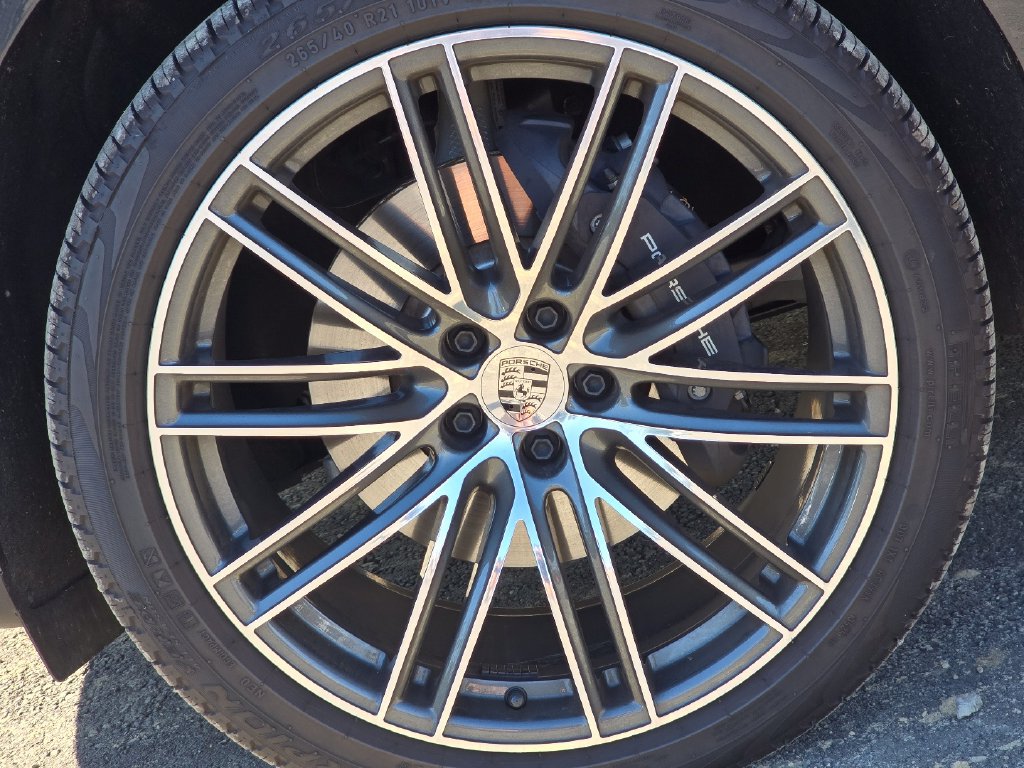 Used 2026 Porsche Macan AWD/4WD image 43