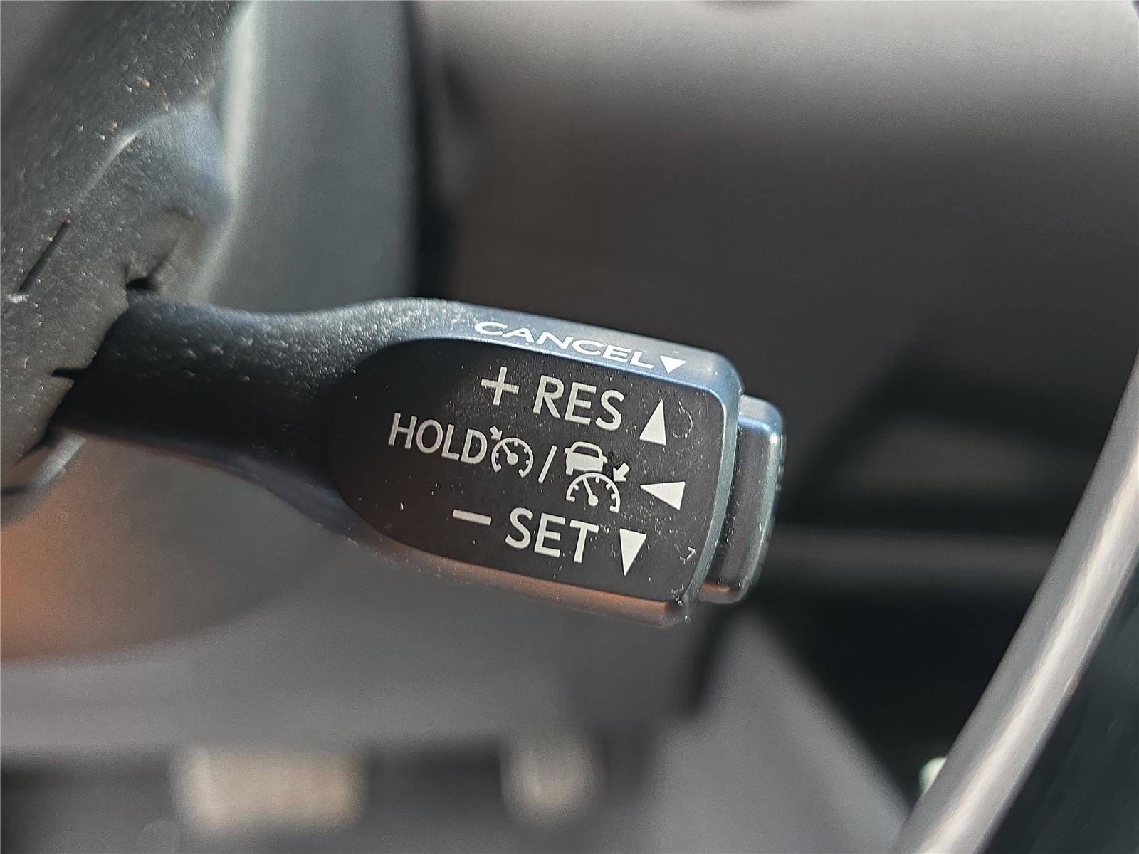 Used 2019 Toyota C-HR XLE image 21