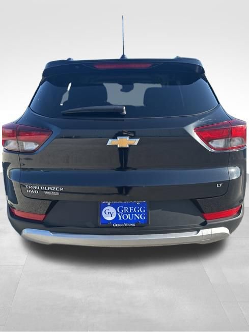 Used 2025 Chevrolet TrailBlazer LT AWD/4WD image 5
