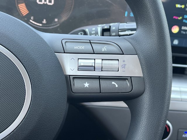 Used 2027 Hyundai Kona SE FWD image 24