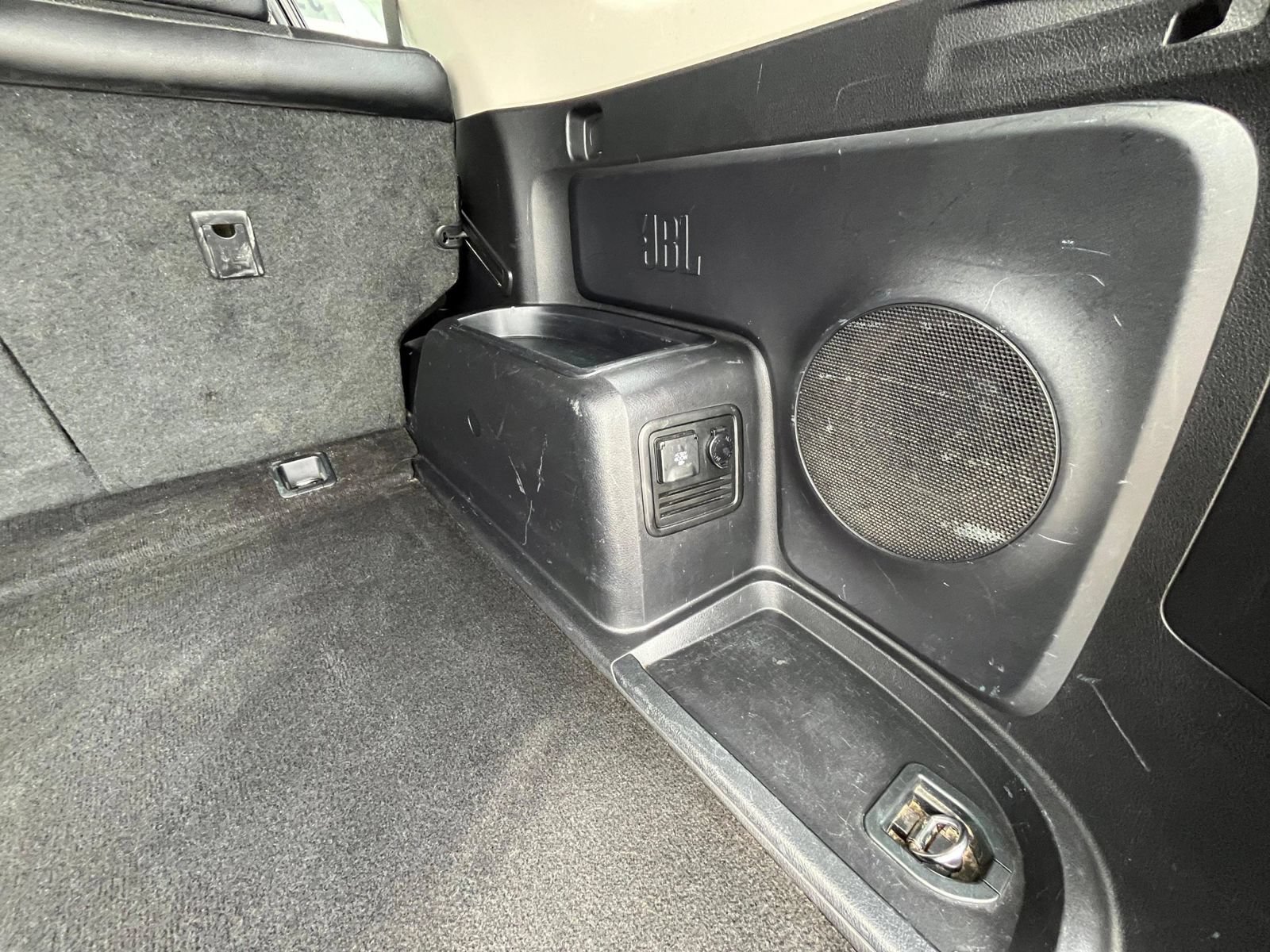 Used 2014 Toyota 4Runner Limited AWD/4WD image 9