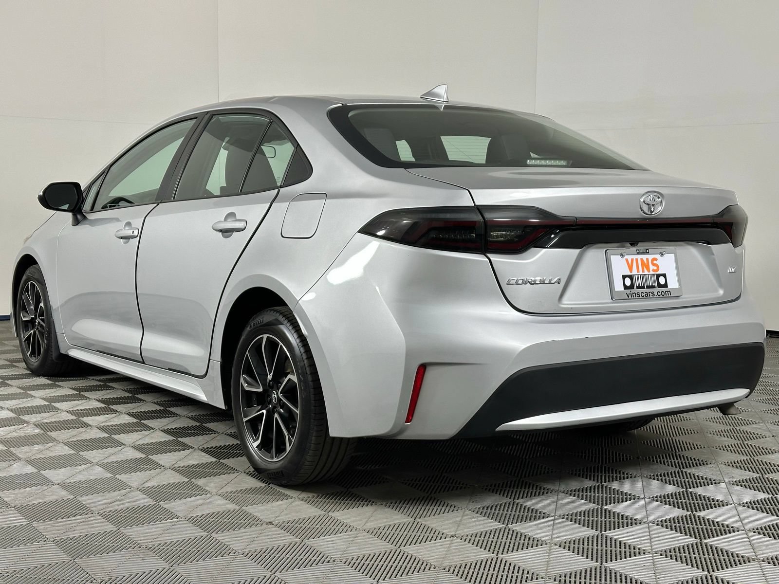Used 2024 Toyota Corolla LE FWD image 29