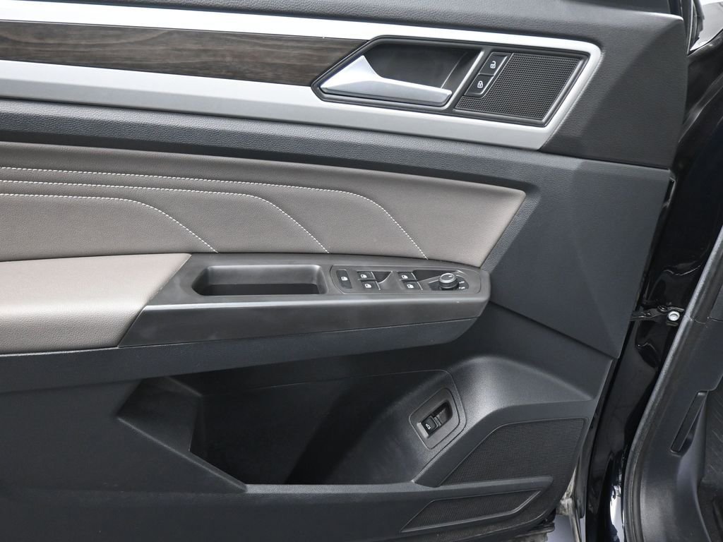Used 2023 Volkswagen Atlas SE image 40
