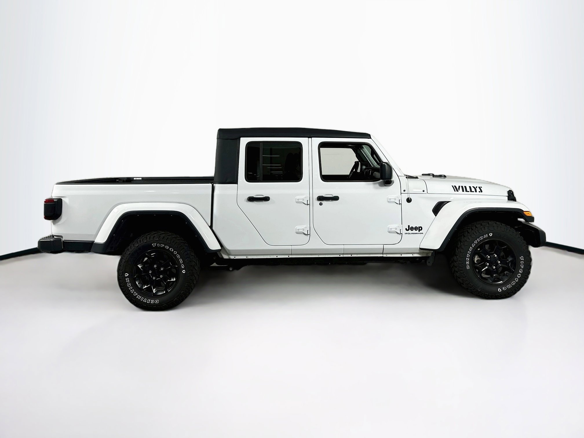 Used 2023 Jeep Gladiator Willys AWD/4WD image 4