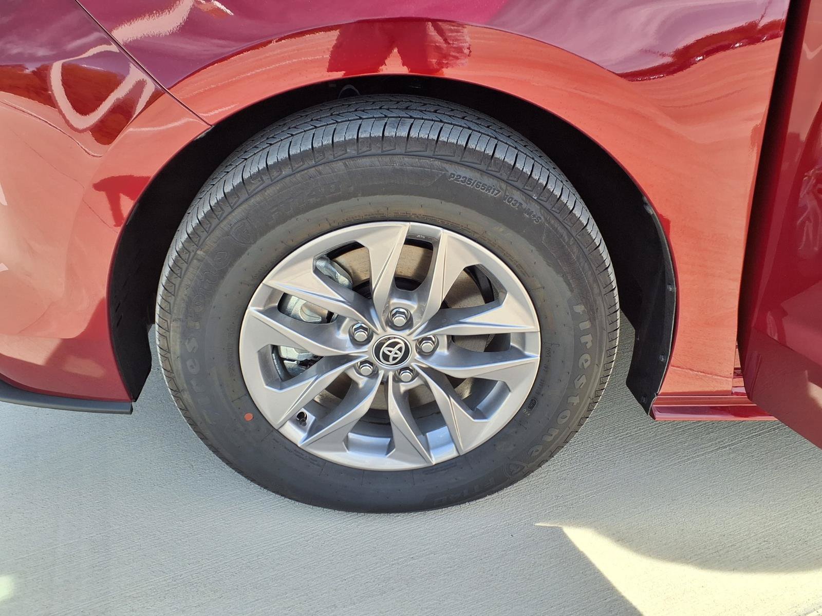 New 2026 Toyota Sienna XLE FWD image 28