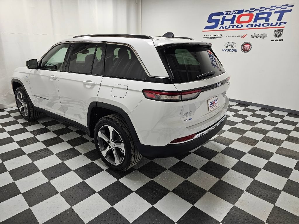 New 2023 Jeep Grand Cherokee 4WD 4xe image 3