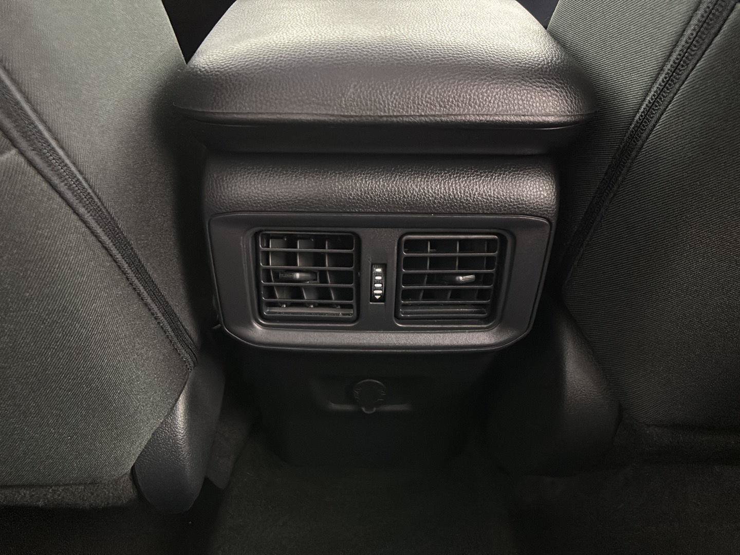 Used 2025 Toyota RAV4 LE AWD/4WD image 51
