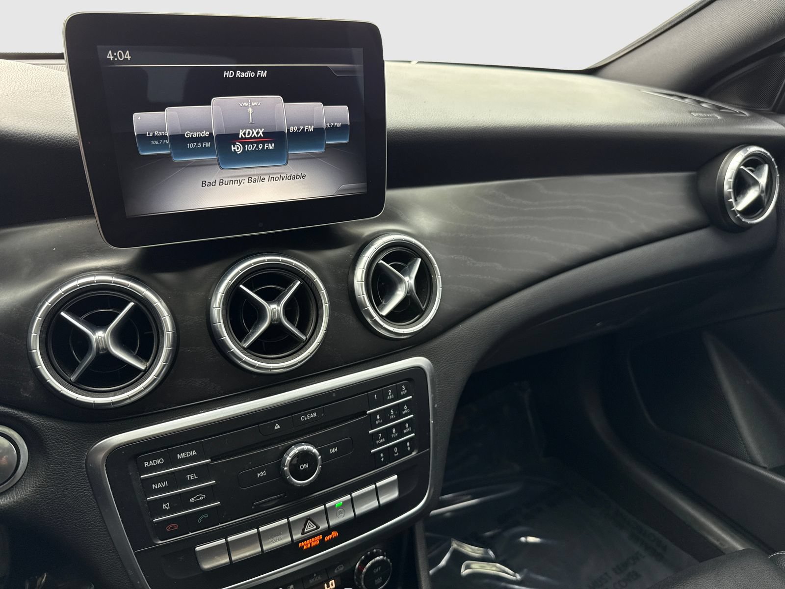 Used 2018 Mercedes-Benz CLA 250 image 24