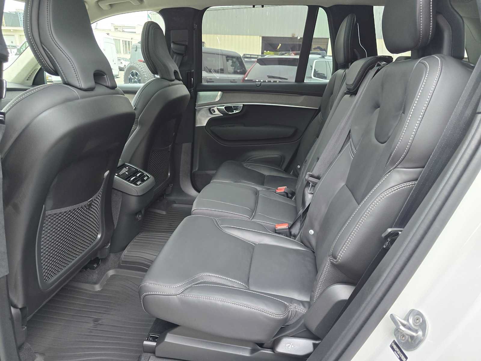 New 2027 Volvo XC90 B6 Ultra AWD/4WD image 15