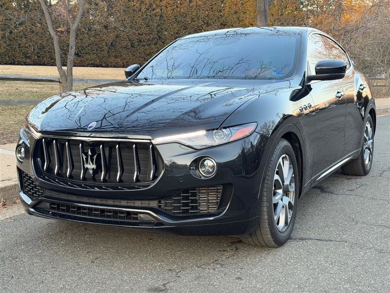 Used 2020 Maserati Levante image 3