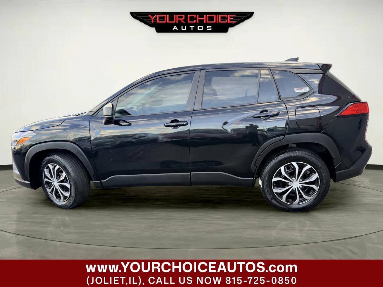 Used 2023 Toyota Corolla Cross L FWD image 2
