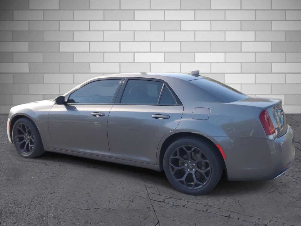 Used 2019 Chrysler 300 Touring w/ Sport Appearance Package RWD image 2