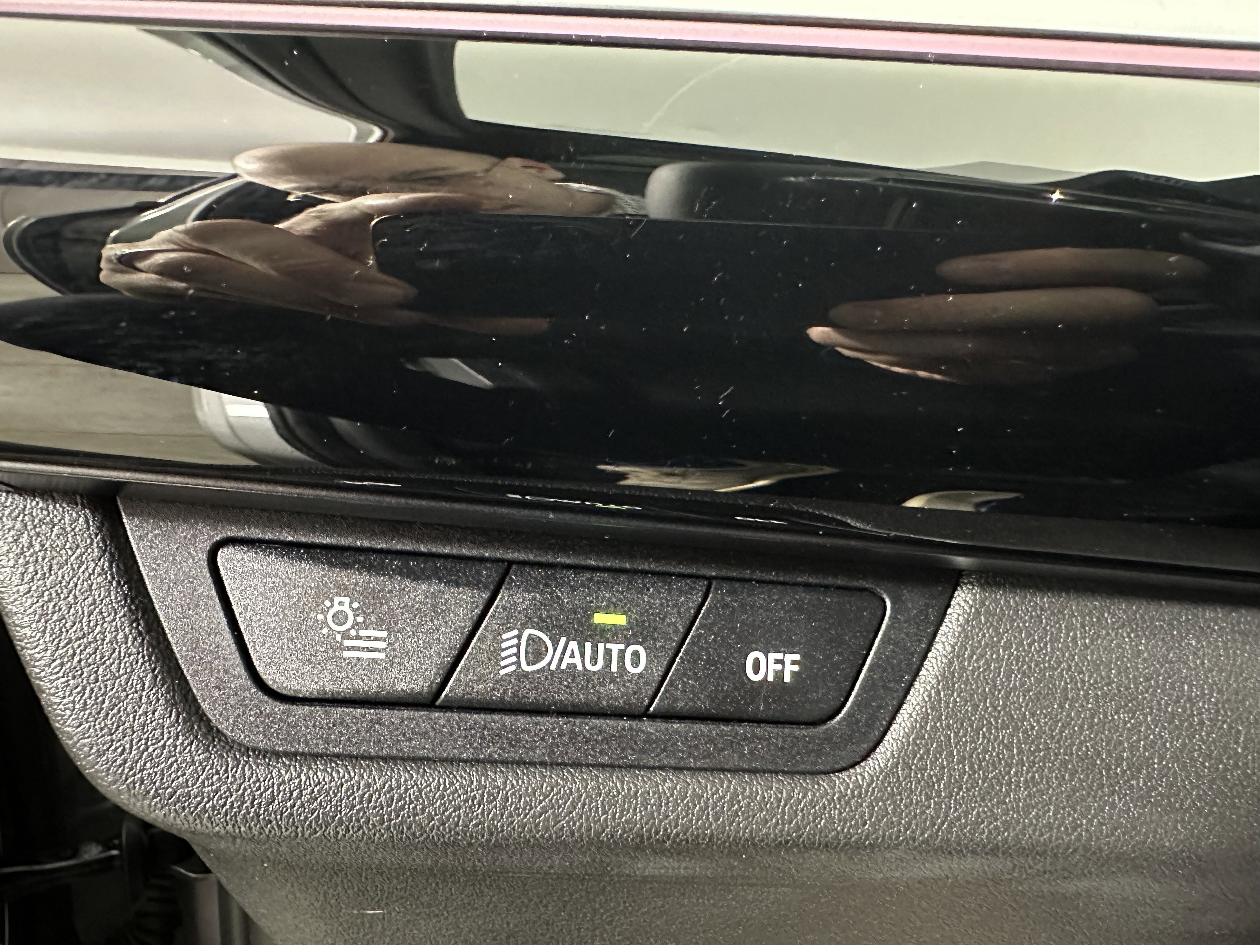 Certified 2025 BMW X1 xDrive28i w/ Technology Package image 22