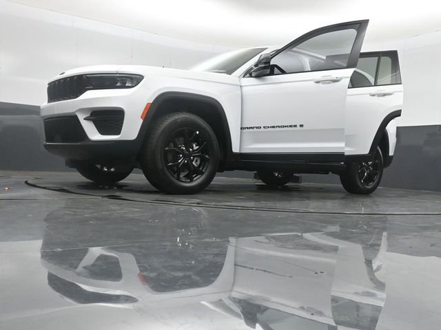 New 2025 Jeep Grand Cherokee Altitude image 46