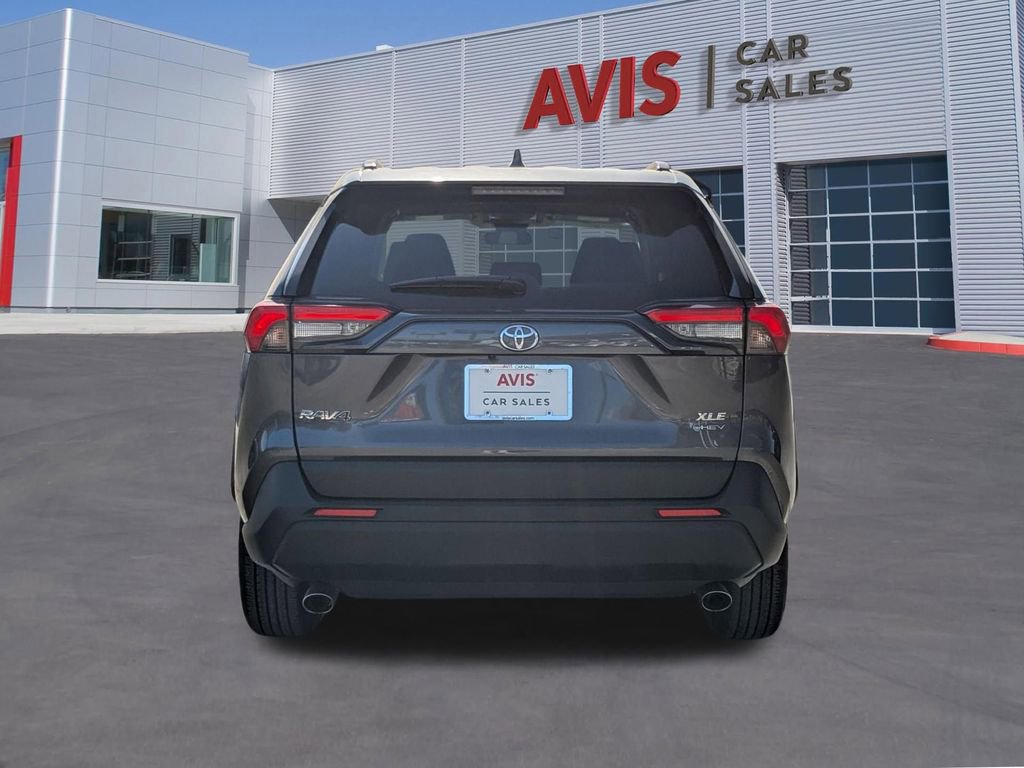 Used 2025 Toyota RAV4 XLE image 4