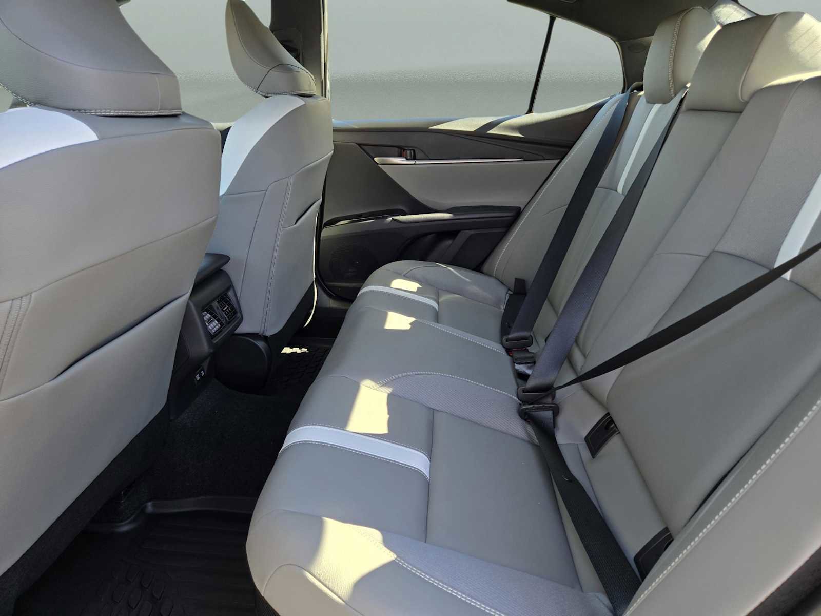 Used 2026 Toyota Camry SE w/ Convenience Package image 11