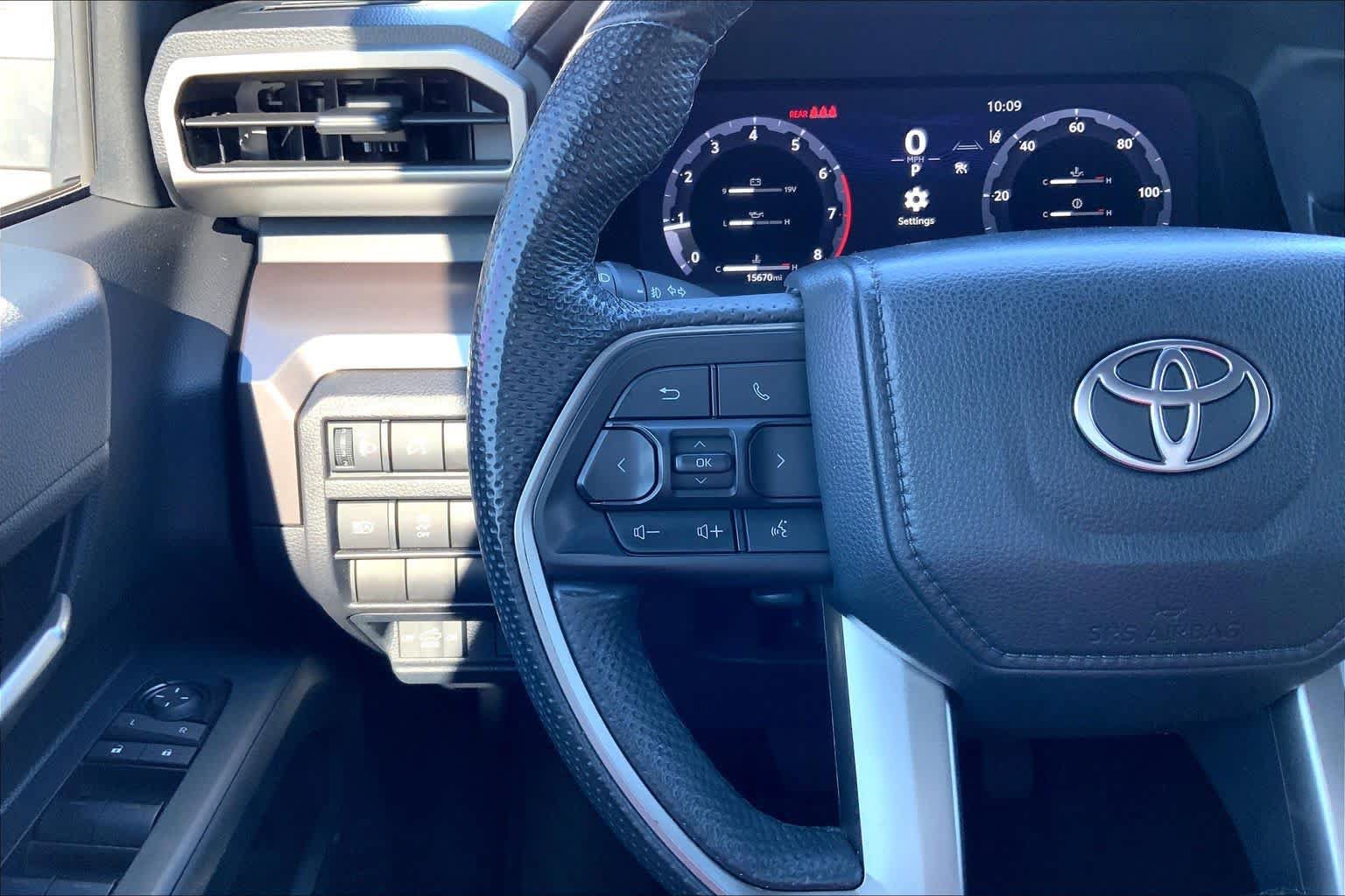 Used 2024 Toyota Tacoma TRD Off-Road AWD/4WD image 23