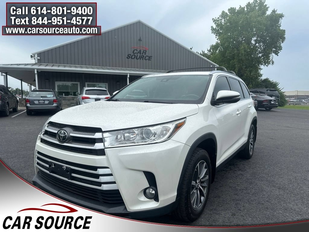 Used 2019 Toyota Highlander XLE AWD/4WD image 1