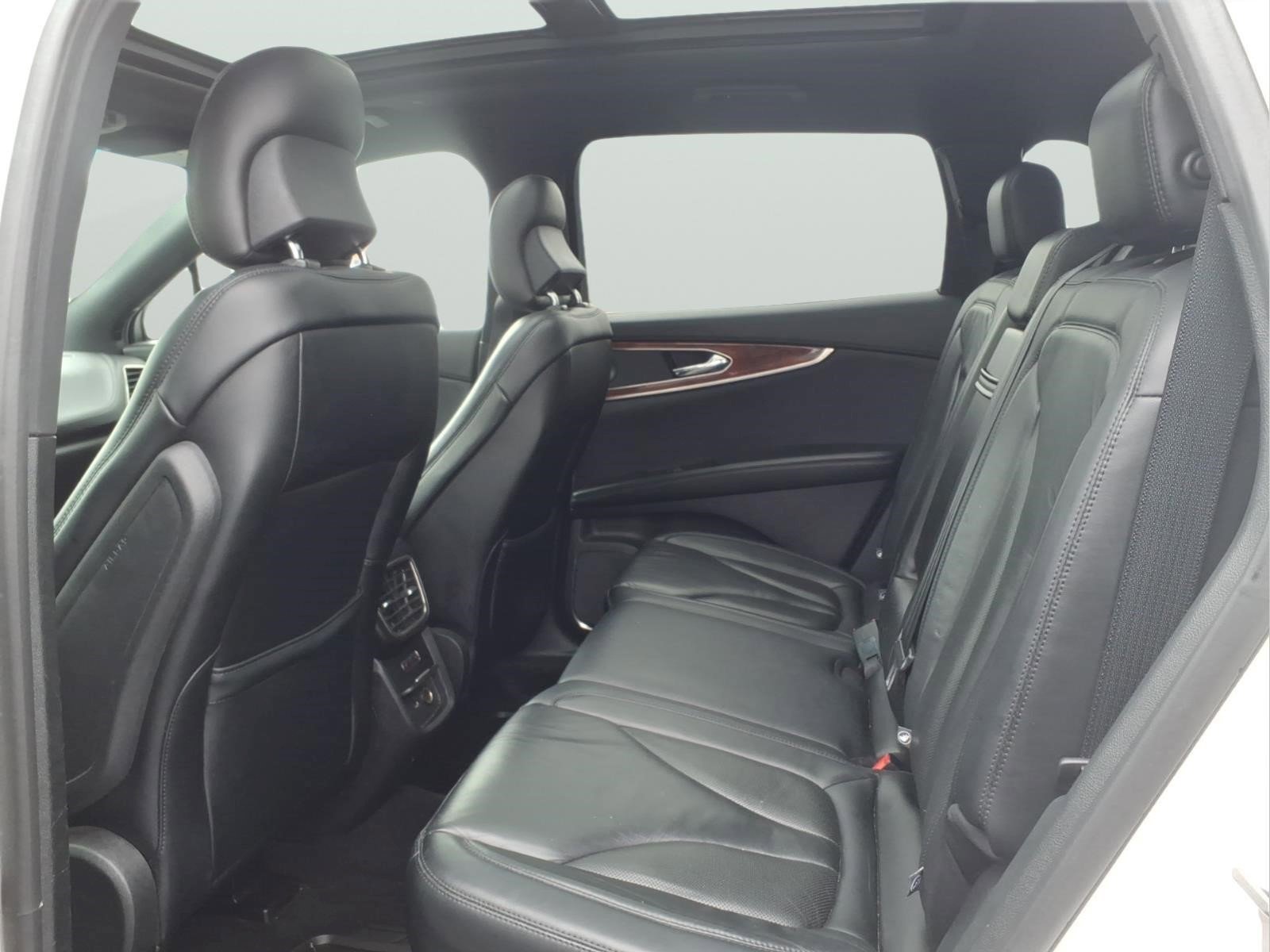 Used 2019 Lincoln Nautilus Select FWD image 14