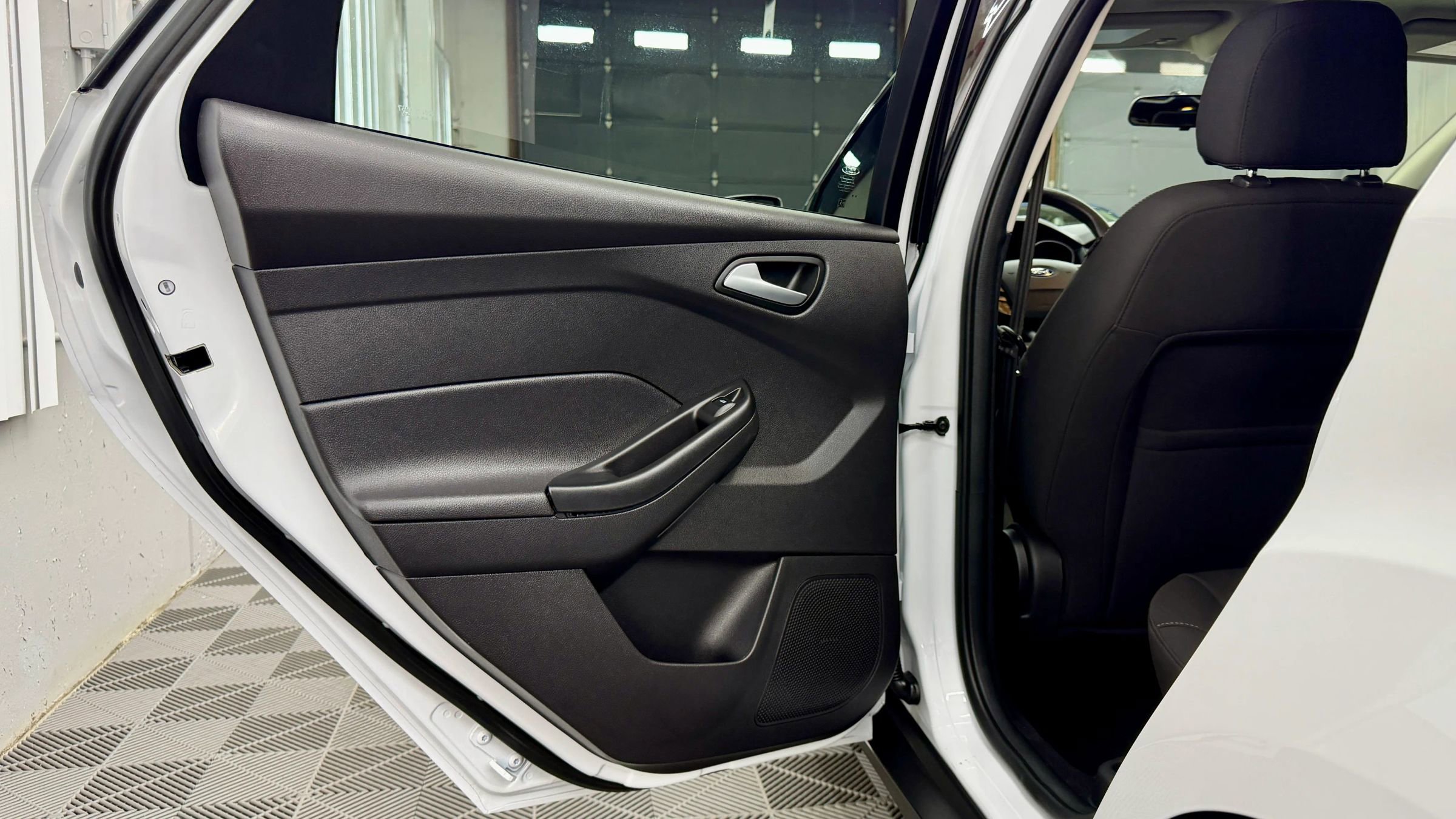 Used 2015 Ford Focus SE image 6