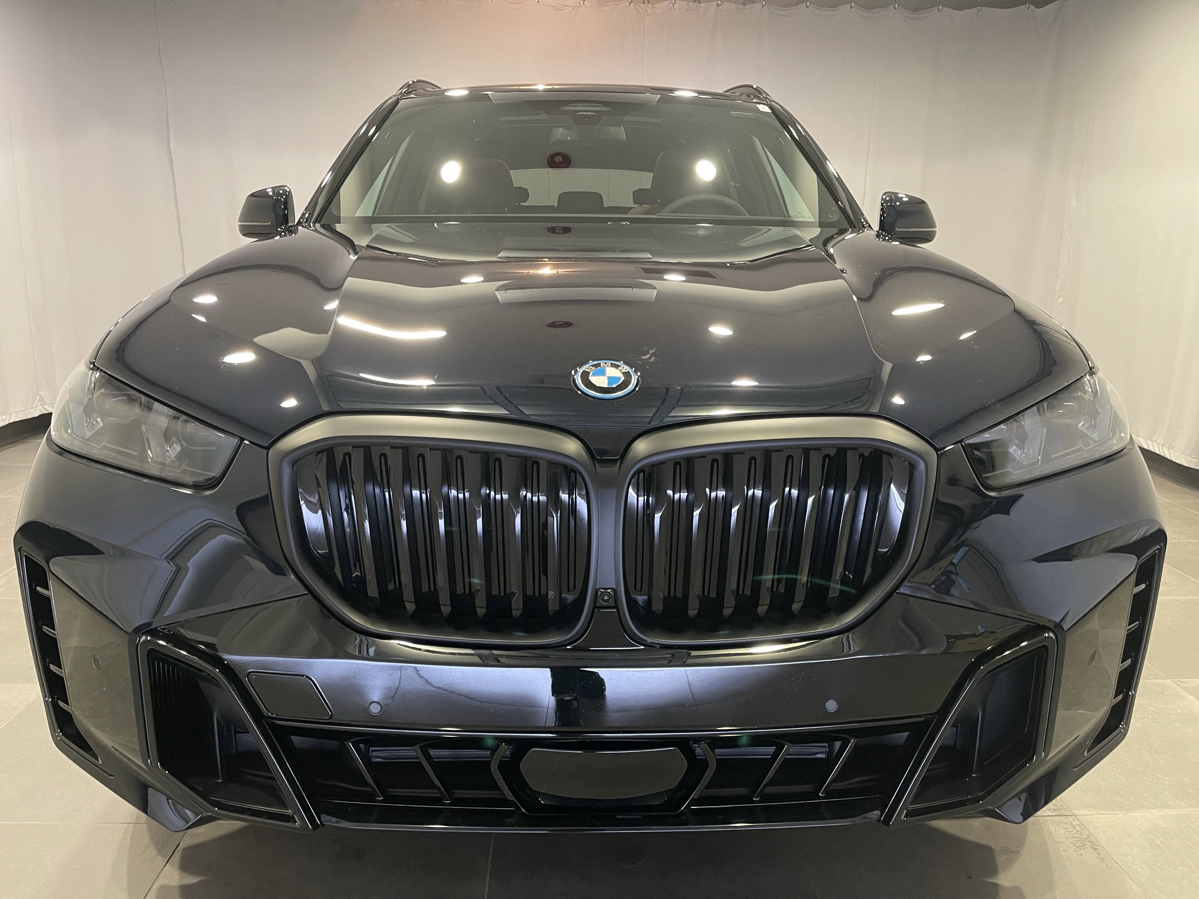 New 2026 BMW X5 xDrive50e AWD/4WD image 2