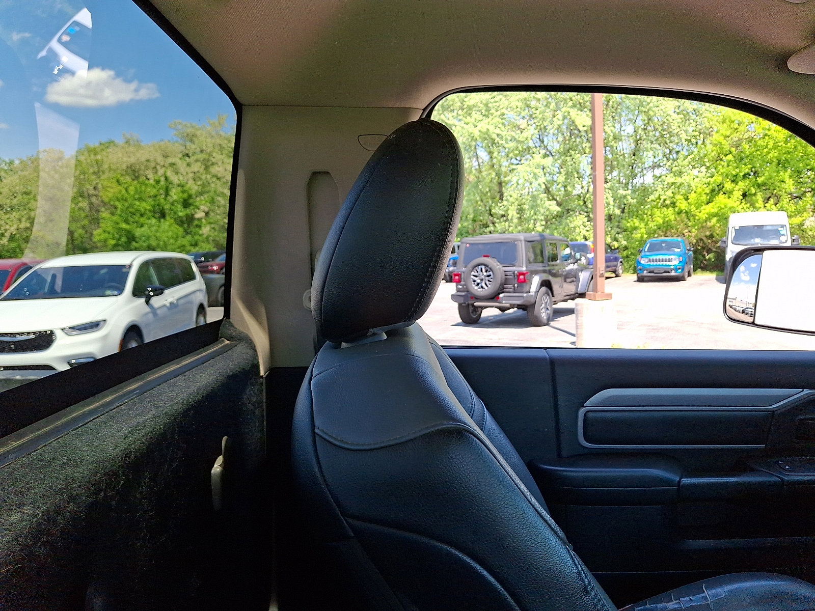 Used 2020 RAM 2500 Tradesman w/ Chrome Appearance Group AWD/4WD image 14