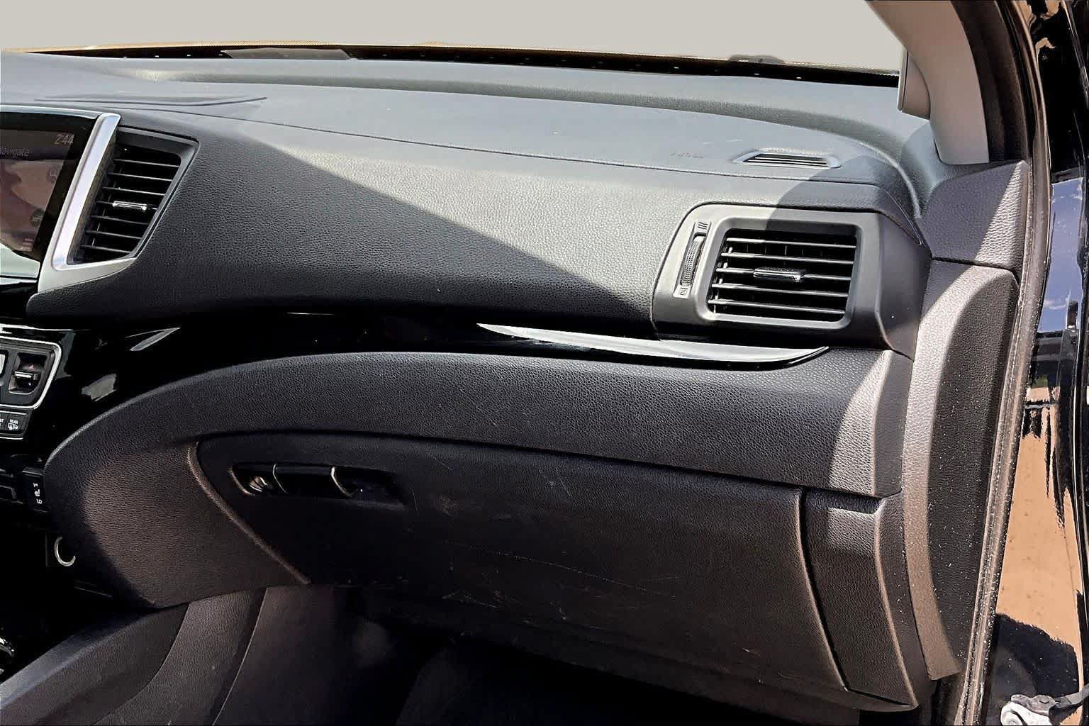 Used 2018 Honda Pilot Touring image 18