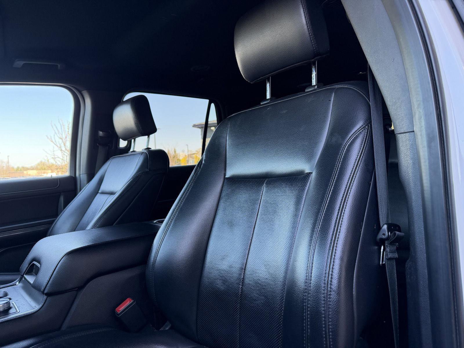 Used 2019 Ford Expedition Max XLT w/ Equipment Group 202A image 8