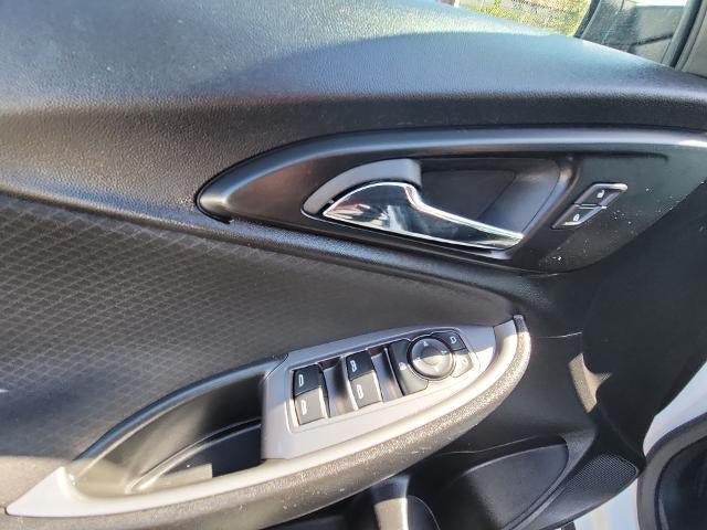 Used 2023 Chevrolet Malibu LT FWD image 22