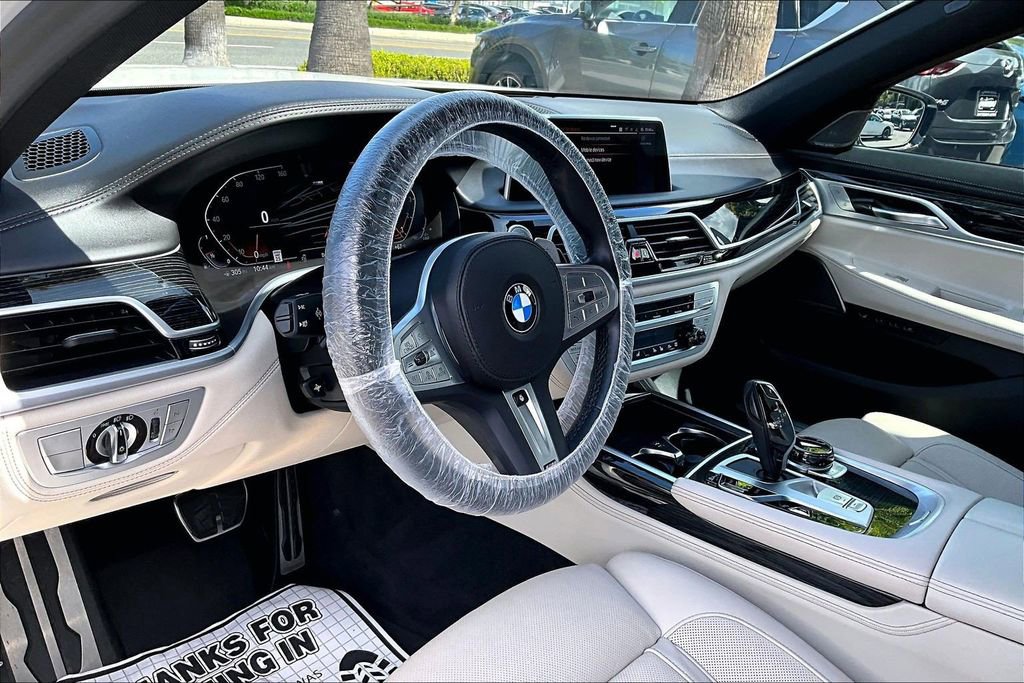 Used 2022 BMW 750i xDrive w/ Executive Package AWD/4WD image 9