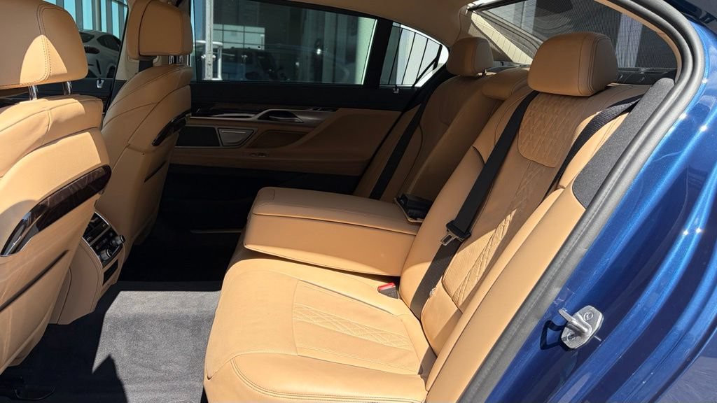 Used 2022 BMW 740i xDrive w/ Premium Package AWD/4WD image 6