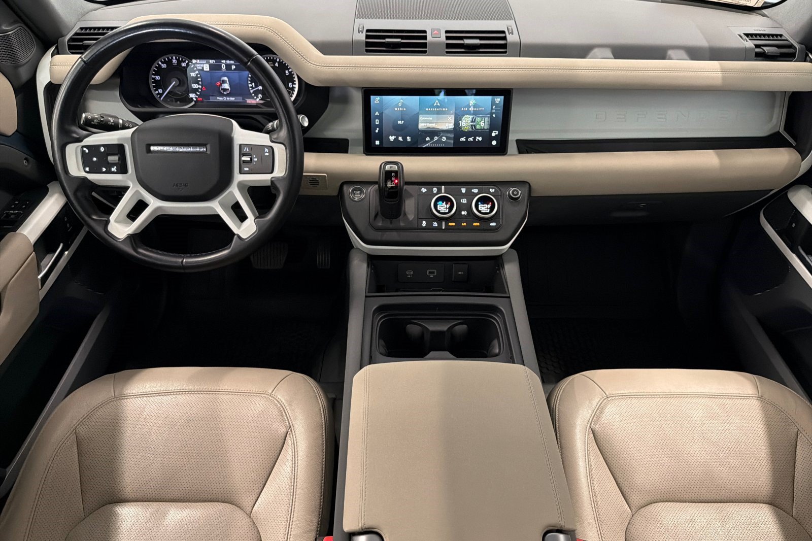 Used 2023 Land Rover Defender 110 SE AWD/4WD image 16