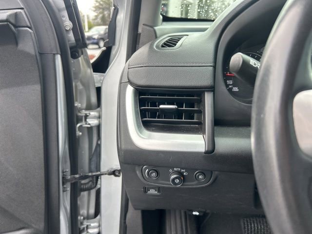 Used 2022 GMC Terrain SLT image 25