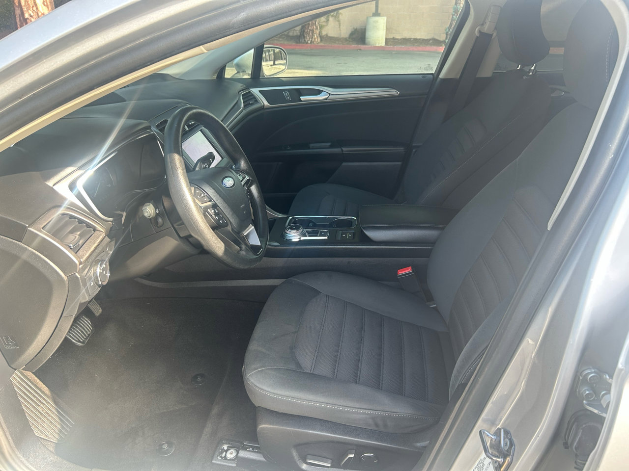 Used 2019 Ford Fusion SE image 9