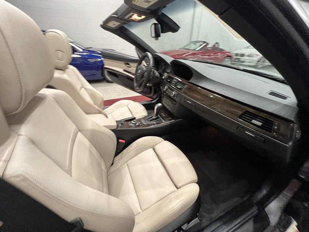 Used 2013 BMW 335i Convertible image 60