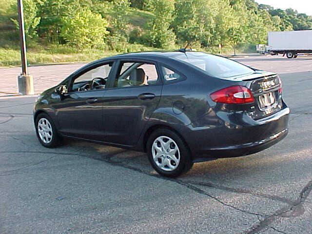 Used 2013 Ford Fiesta SE w/ Super Fuel Economy Pkg FWD image 8