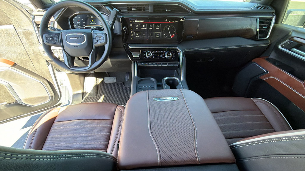 Used 2025 GMC Sierra 3500 Denali Ultimate AWD/4WD image 26