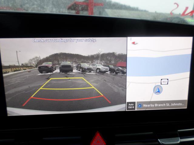 Used 2024 Hyundai Elantra SEL image 12