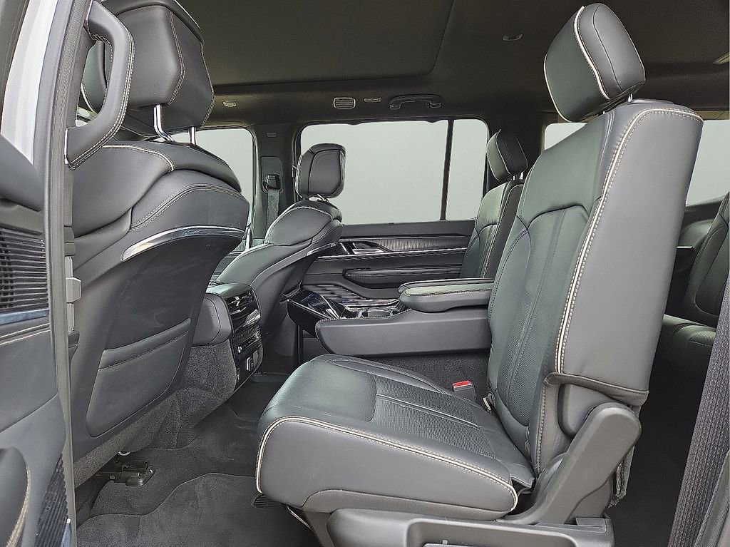 Used 2024 Jeep Grand Wagoneer Series II w/ Quick Order Packagew 28T image 16