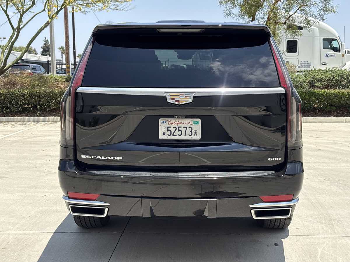 Used 2021 Cadillac Escalade ESV Premium Luxury w/ Driver Assist Tech Package RWD image 5