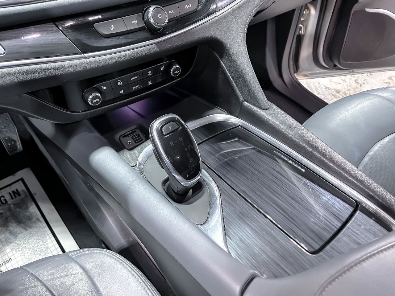 Used 2020 Buick Enclave Essence image 28