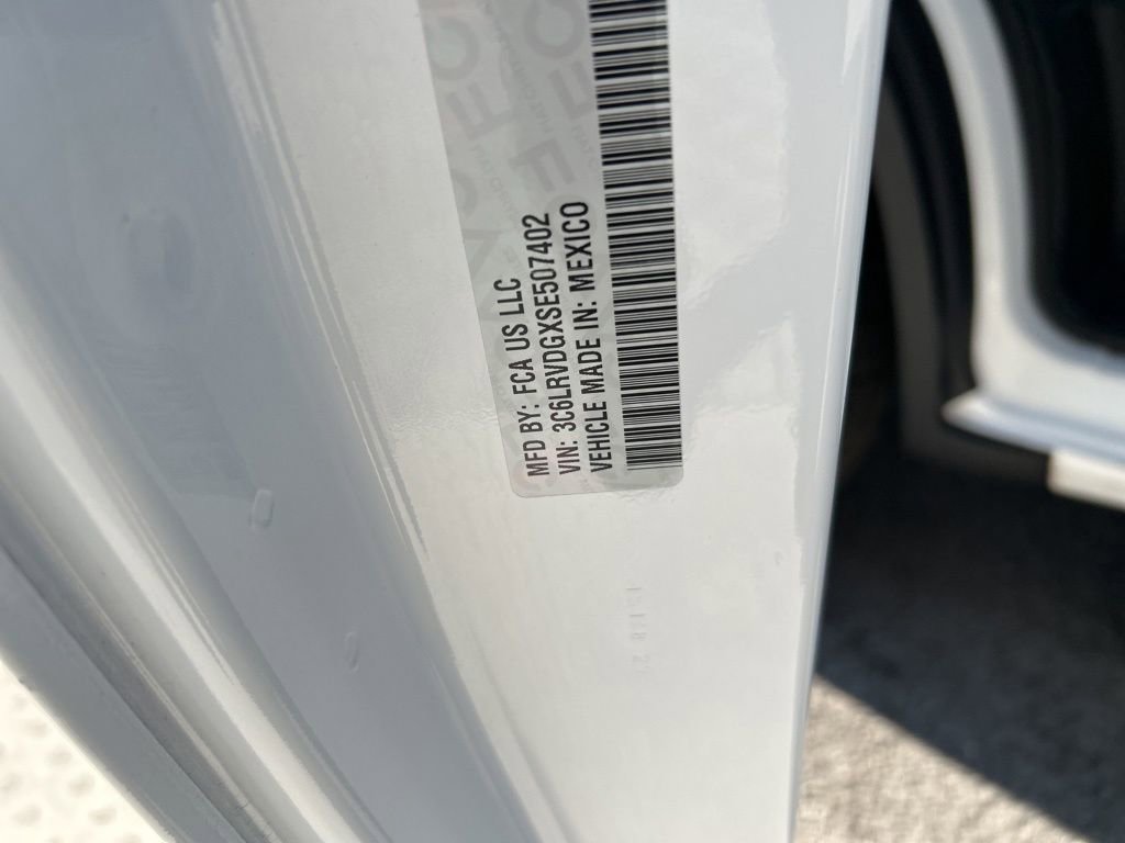 Used 2025 RAM ProMaster 2500 w/ Convenience Group FWD image 12